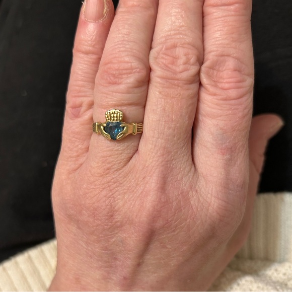 10K Yellow Gold Heart Shaped Blue Topaz Claddagh Irish Engagement Wedding Ring - Picture 12 of 16